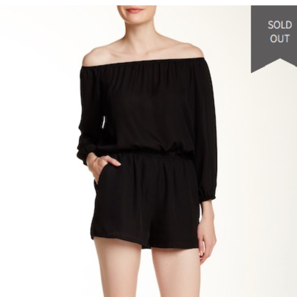 Love...Ady Black Off-Shoulder Romper Small